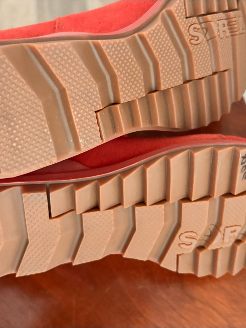 Sorel Red Suede Chelsea Ankle Boots - Picture 7 of 10